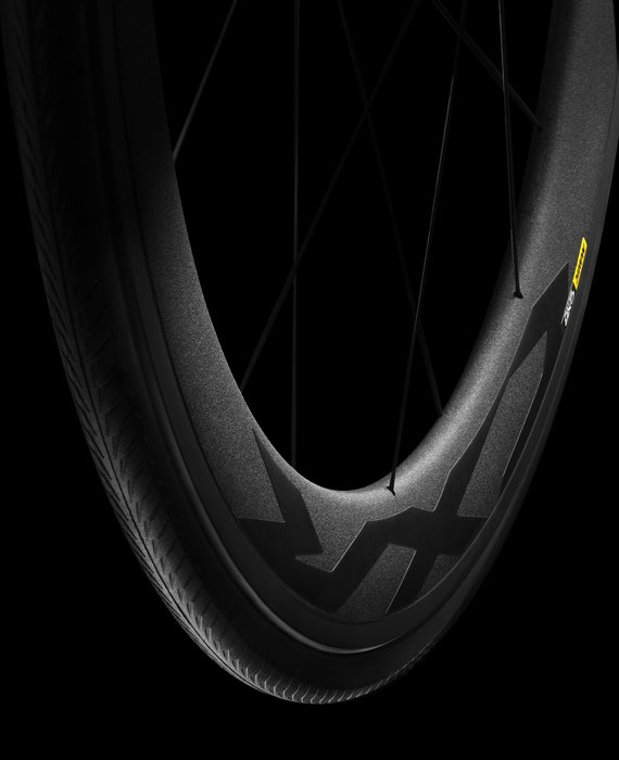 ARPRO<sup>®</sup> y KNAUF INDUSTRIES unen sus fuerzas con MAVIC para ofrecer una innovadora rueda de carrera a los ciclistas